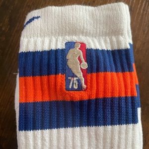Nike City Edition New York Knicks size Large Socks Mens 8 - 12